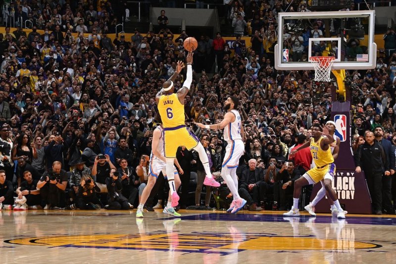 LeBron volta às quadras com derrota do Lakers para o Chicago Bulls